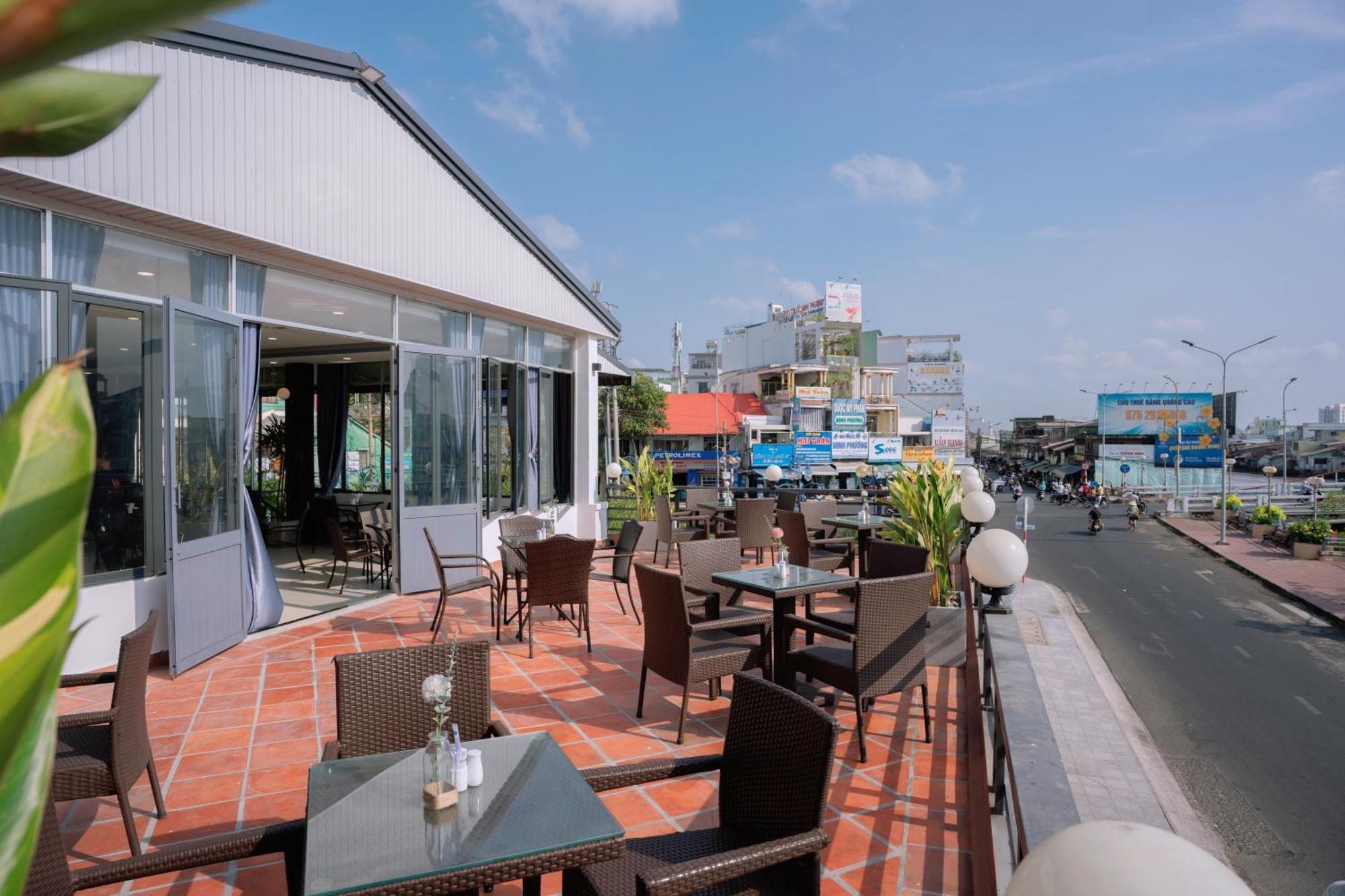 Song Tien Hotel My Tho Exterior photo