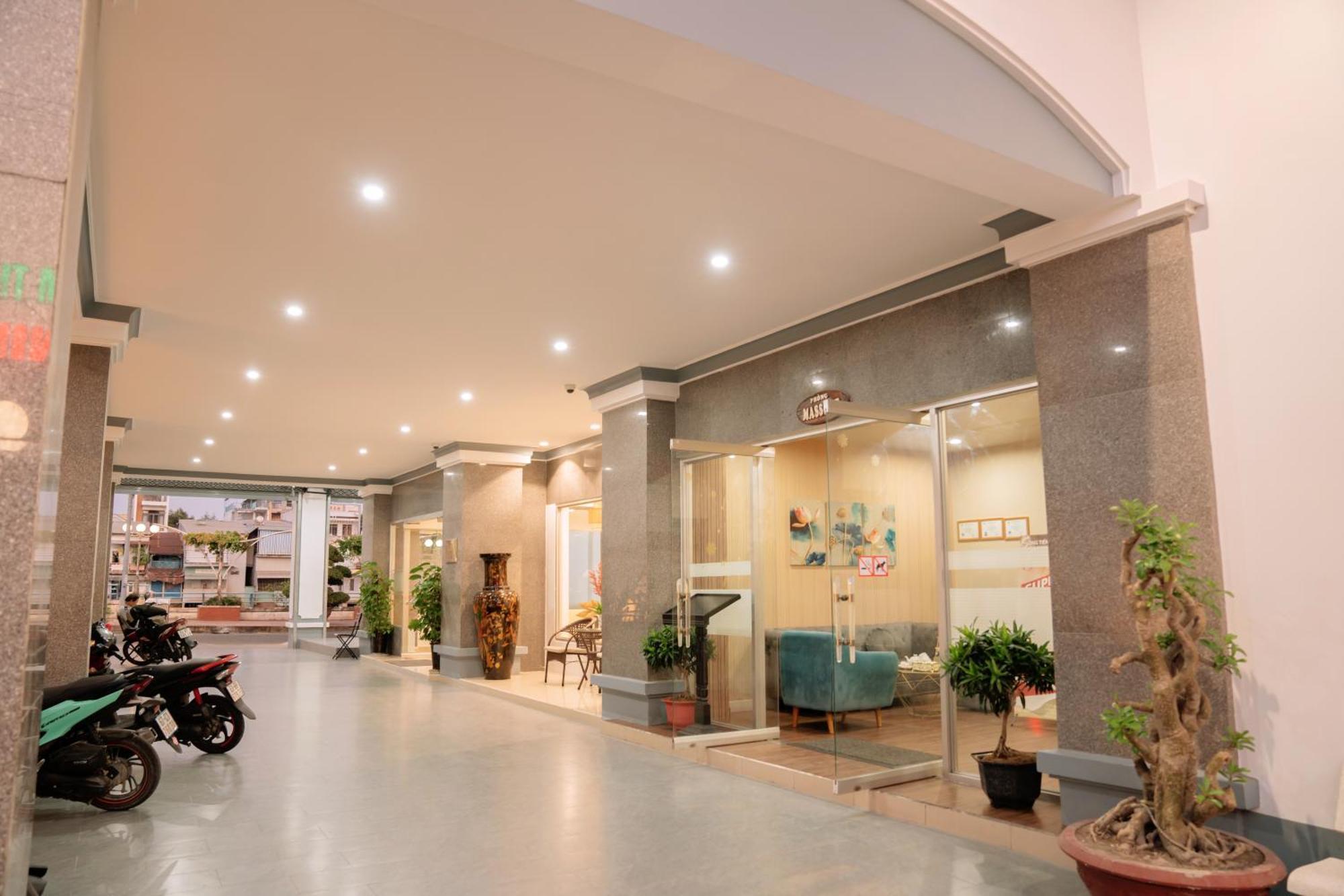 Song Tien Hotel My Tho Exterior photo