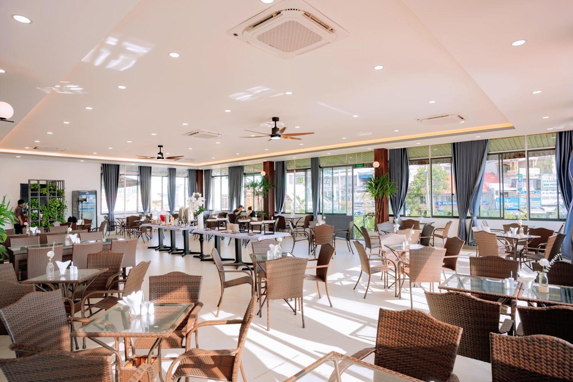 Song Tien Hotel My Tho Exterior photo